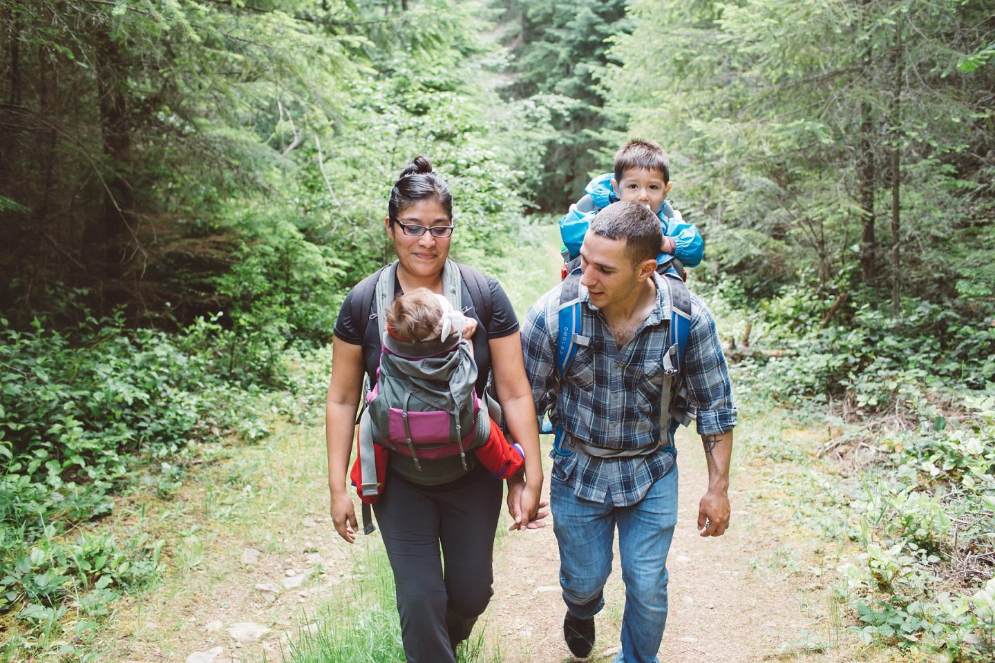 3 benefits of hiking for a healthy heart by Vong Hamilton for Hike it Baby