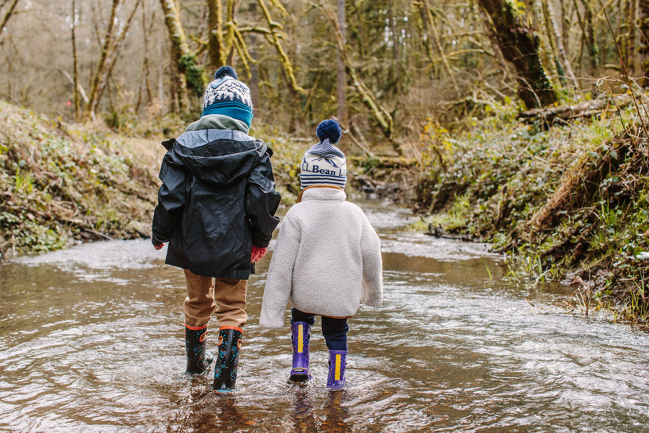 Useful tips for hiking in the rain by Brenna Jeanneret for Hike it Baby