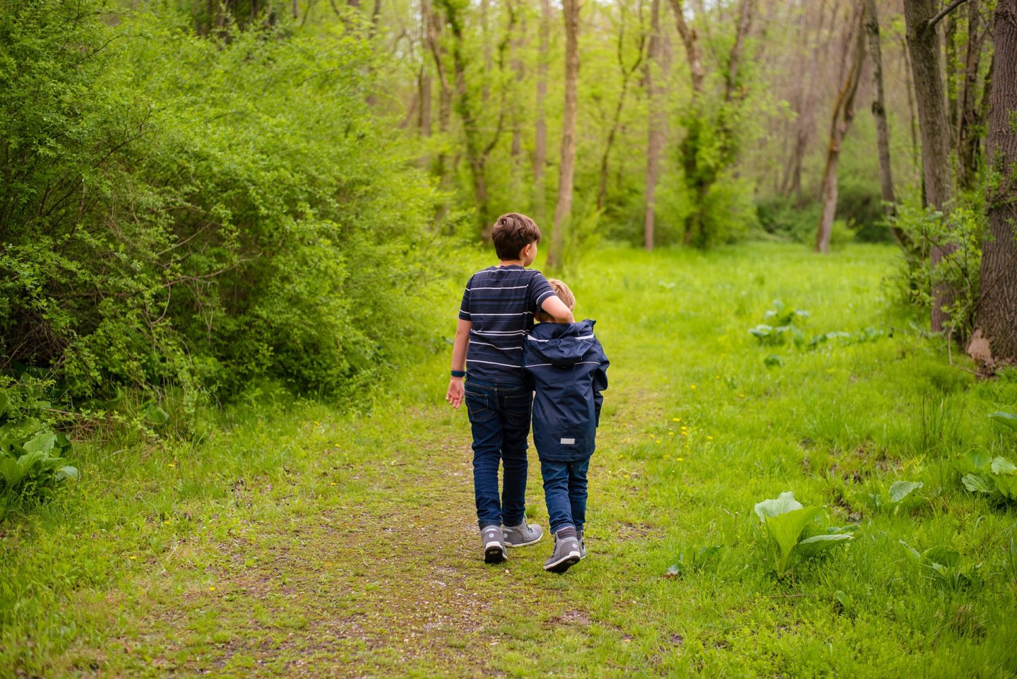 5 ways to get kids outside during the school year by Julie McNulty for Hike it Baby