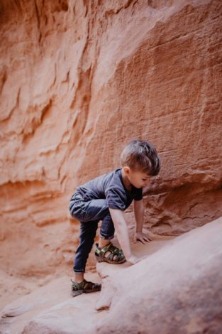 Navigating desert hiking by Shanti Hodges for Hike it Baby