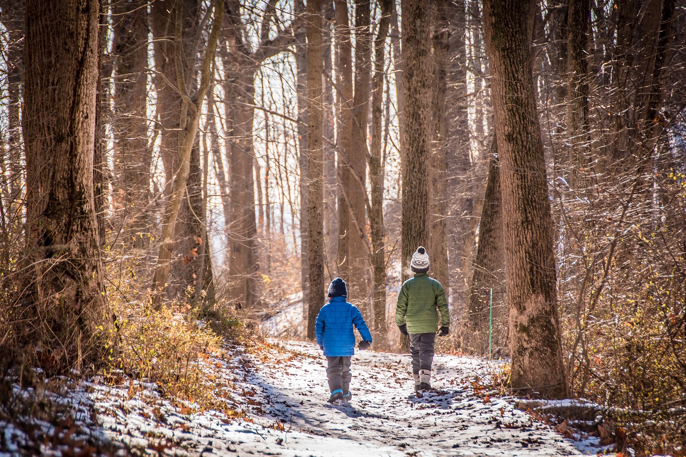 8 Ways to Motivate your Family to Get Outside All Year by Rebecca Hosley for Hike it Baby