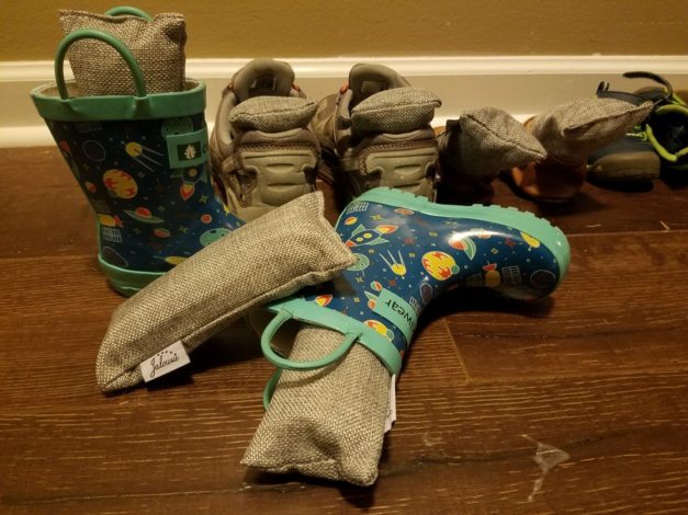 Useful Hiking Tips and Tricks for Busy Families by Rebecca Hosley for Hike it Baby