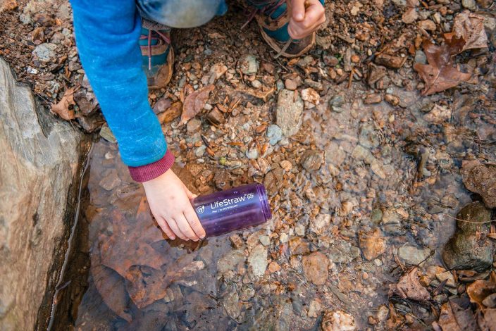 using a water filter for clearn drinking water