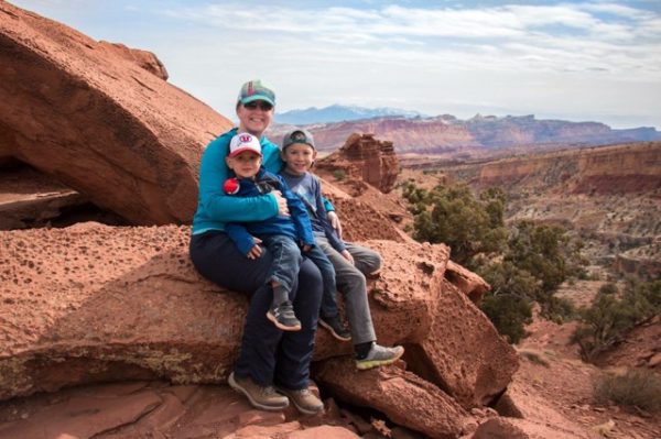 Motherhood Balance: Finding the Mom/Work/Hike balance by Julie McNulty for Hike it Baby.